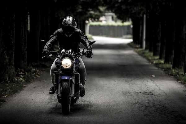 Rodzaje jeansów motocyklowych - wybierz najlepsze dla siebie